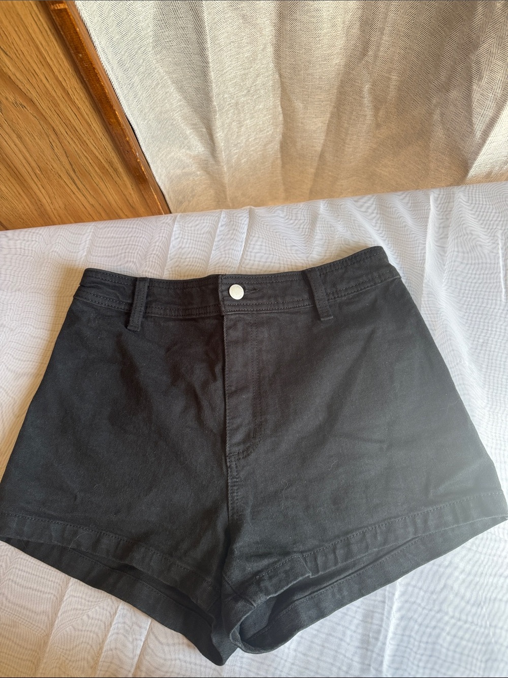 Classic Black High-Waist Women's Shorts size 6